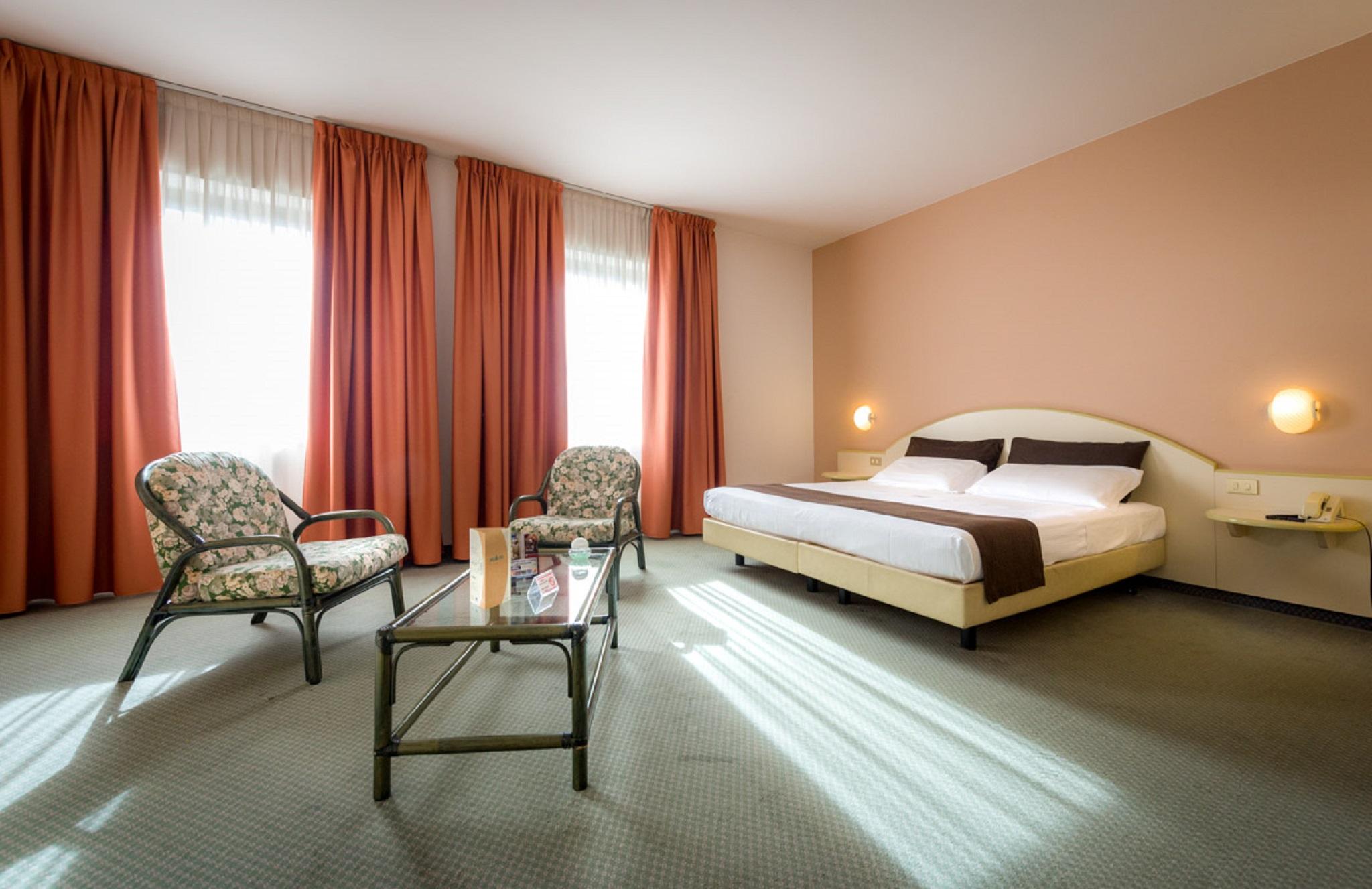 Hotel Des Alpes Rosta Luaran gambar