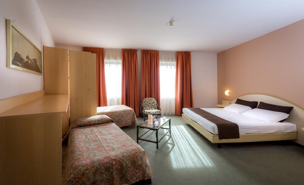 Hotel Des Alpes Rosta Luaran gambar