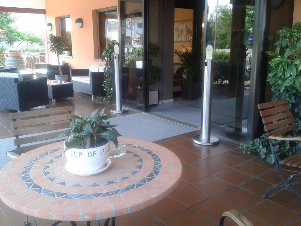 Hotel Des Alpes Rosta Luaran gambar